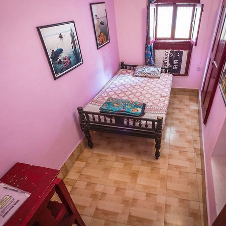 Brown Bread Bakery Guest House Varanasi Exteriör bild