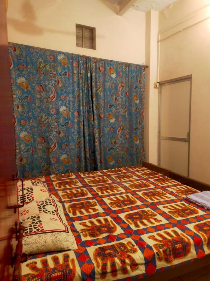 Brown Bread Bakery Guest House Varanasi Exteriör bild