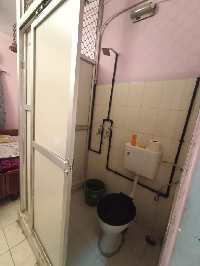 Brown Bread Bakery Guest House Varanasi Exteriör bild